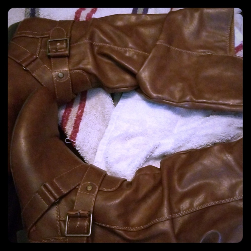 Brown leather zip-up boots